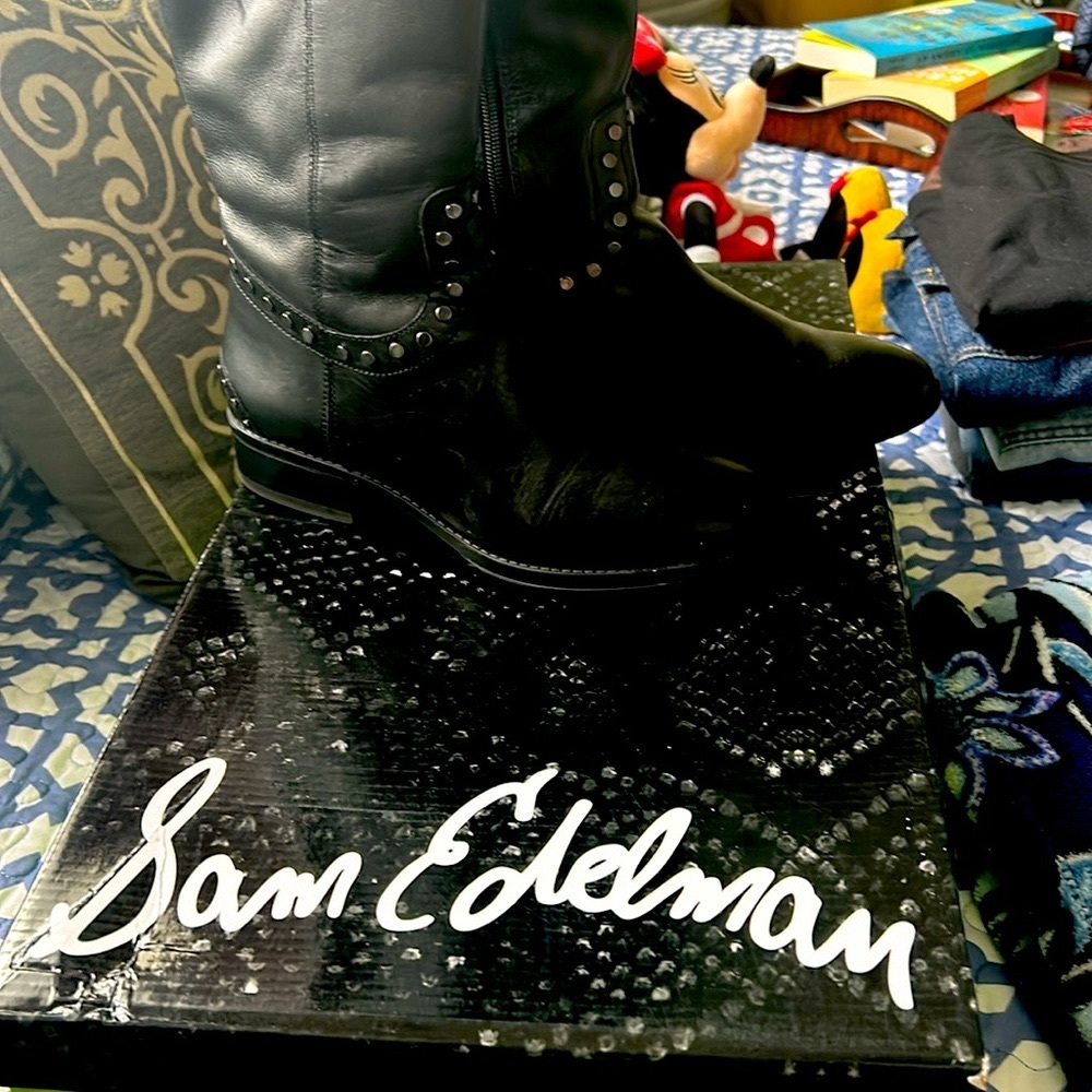 Sam Edelman leather black boots w/detail !